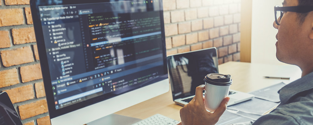 RPA導入に必要な開発言語は？プログラミング不要のRPAツールもご紹介のKV画像